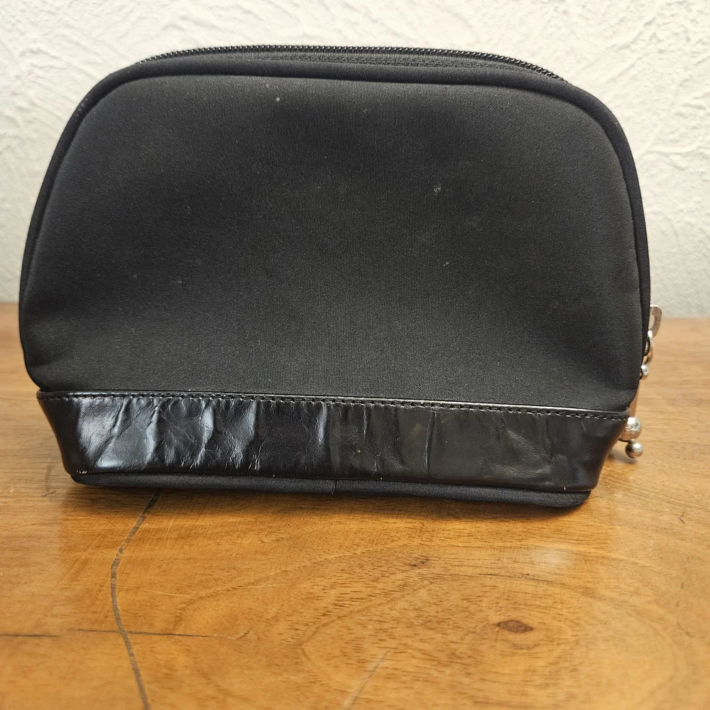 Disney Mickey Mouse 1928 America's‎ Classic Mouse Leather Trimmed Toiletry Bag